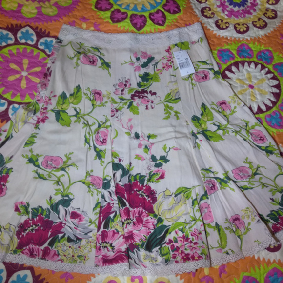 Beautiful cabi Spring 2011 Floral O'Hara Skirt NWT - Picture 7 of 7